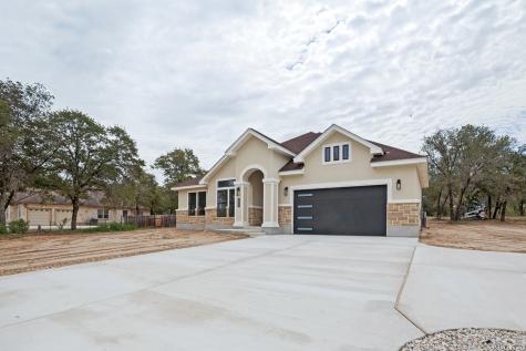 220 County Road 6864 Natalia TX 78059