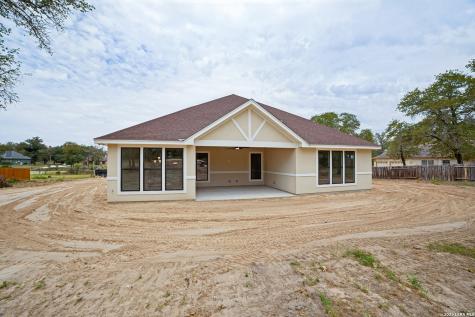 220 County Road 6864 Natalia TX 78059