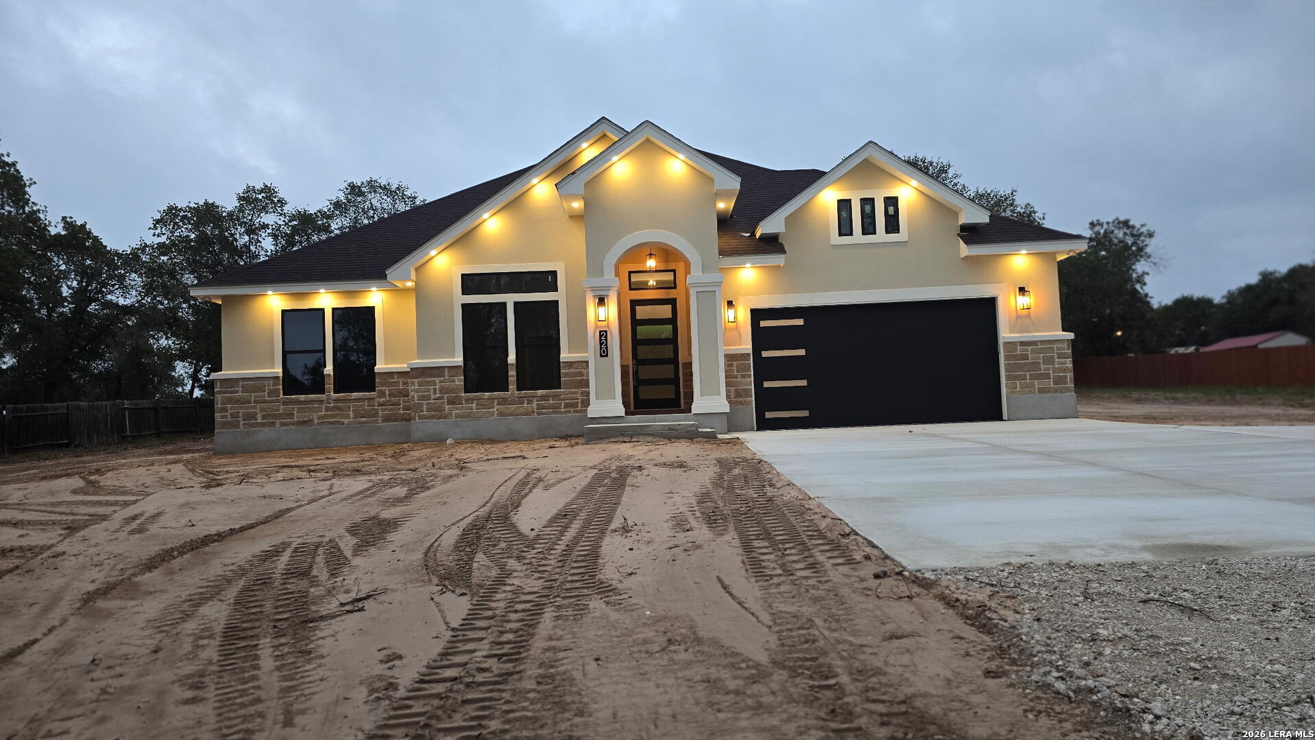 220 County Road 6864 Natalia TX 78059