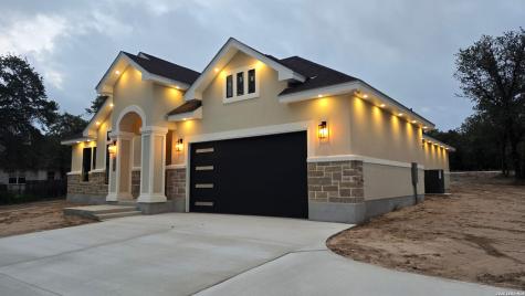 220 County Road 6864 Natalia TX 78059