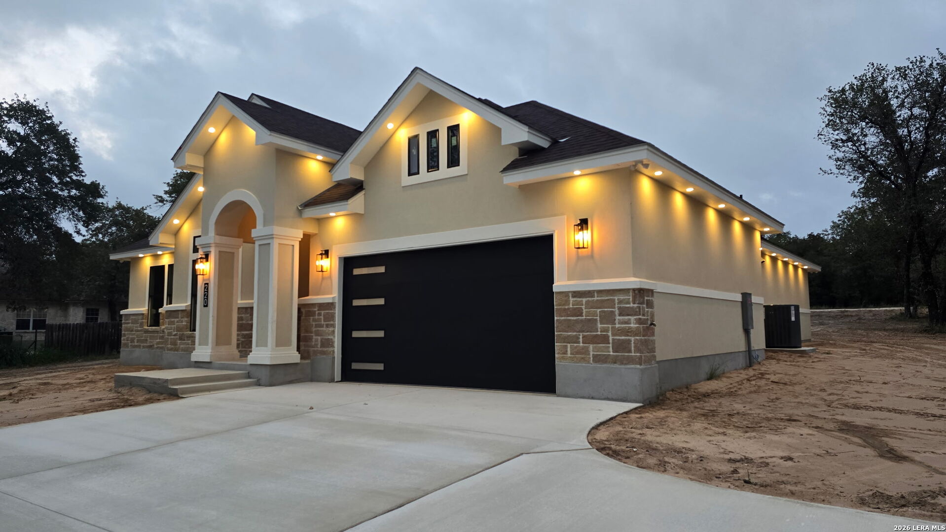 220 County Road 6864 Natalia TX 78059