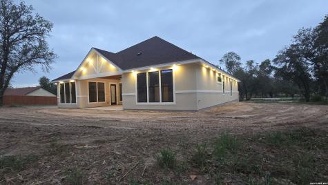 220 County Road 6864 Natalia TX 78059