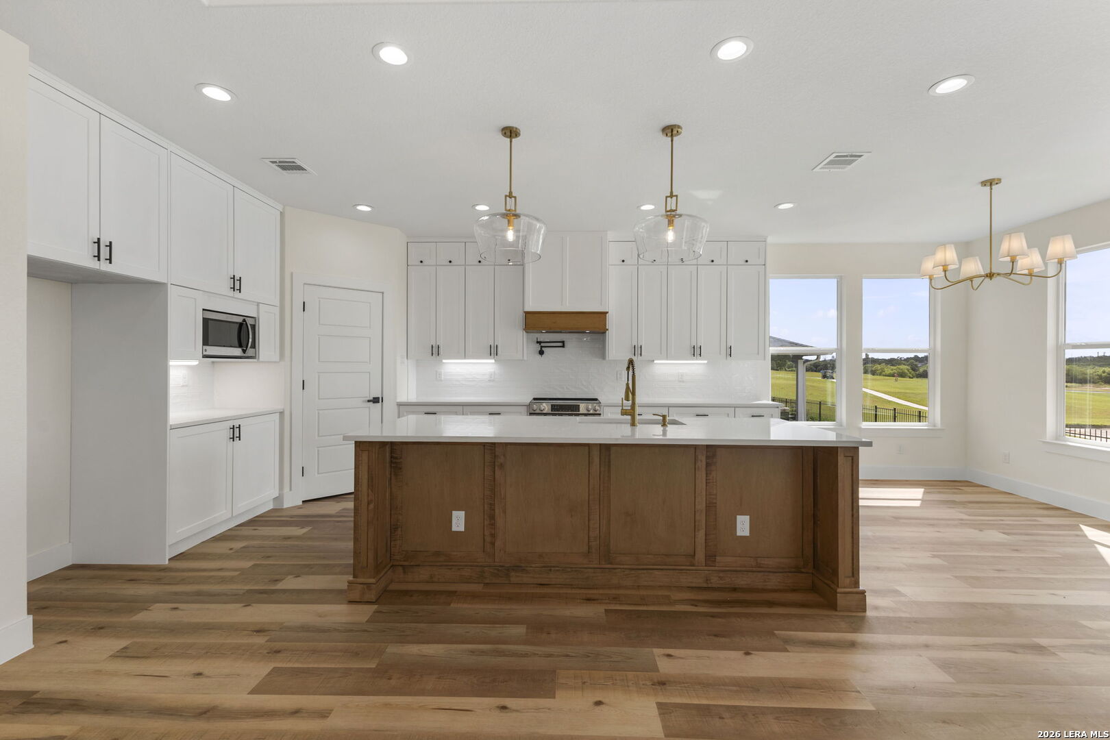 165 Whitewing Way Floresville TX 78114