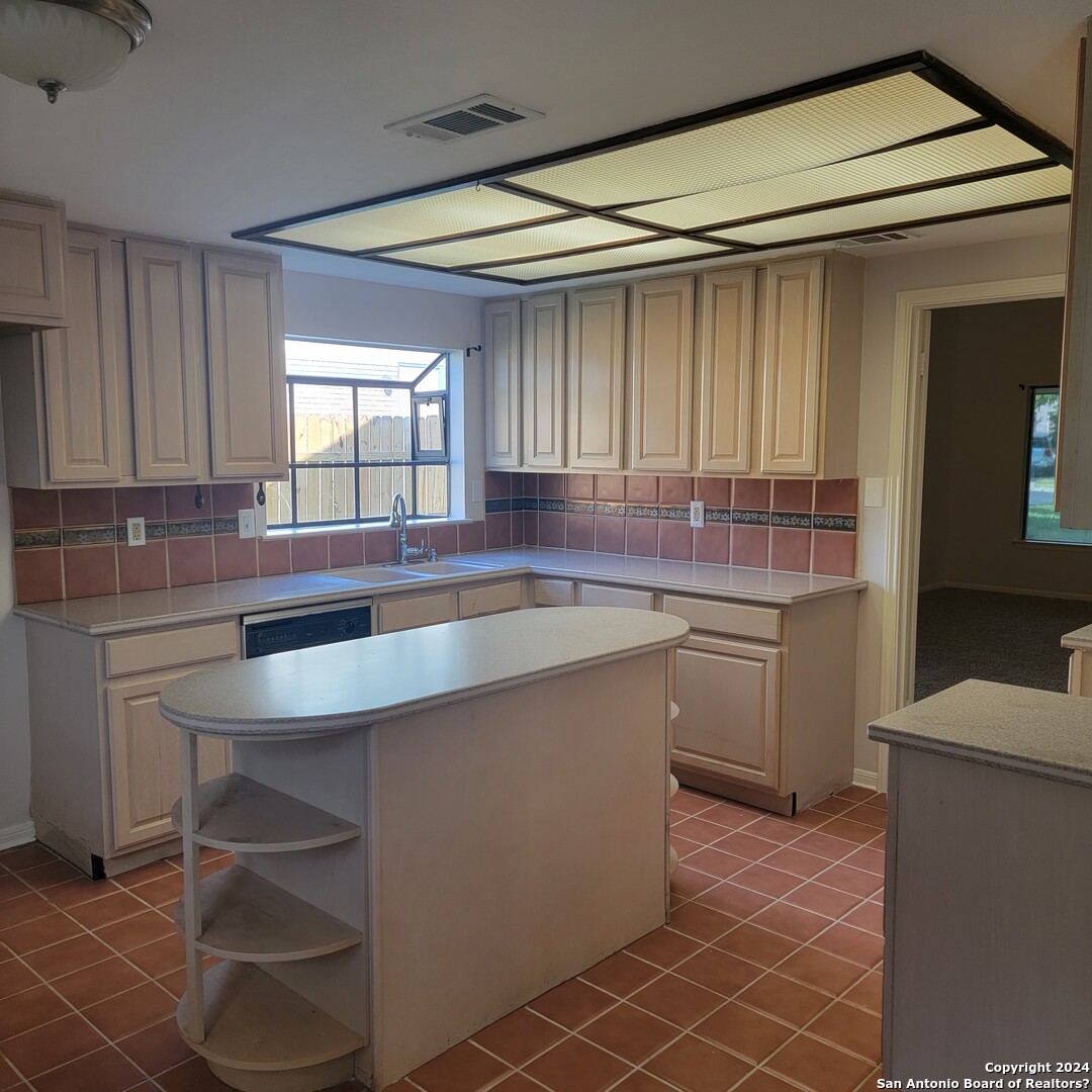6310 Red Fox San Antonio TX 78247