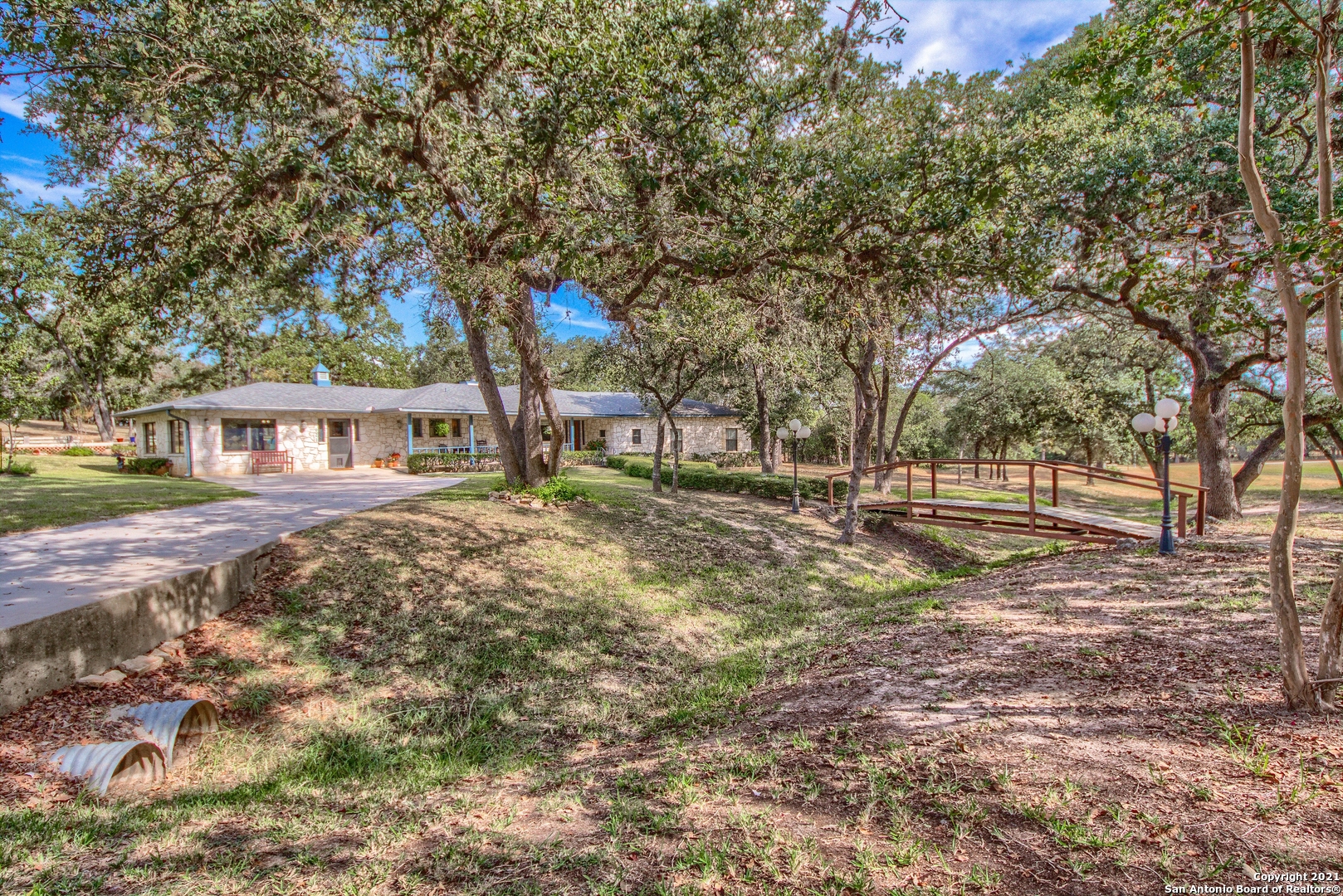 121 Woodcreek Drive La Vernia TX 78121