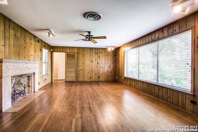 345 Burr Road Terrell Hills TX 78209