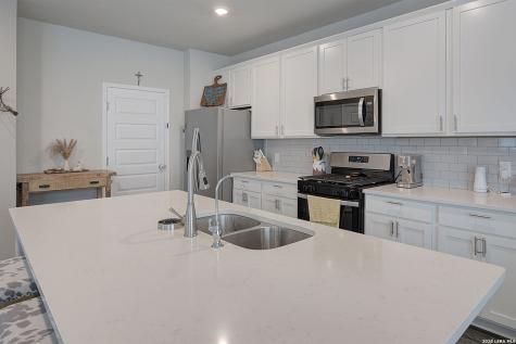 152 Honey Oak Lane New Braunfels TX 78130