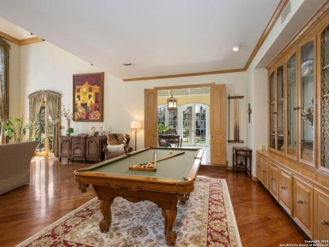7 Lazy Hollow San Antonio TX 78230