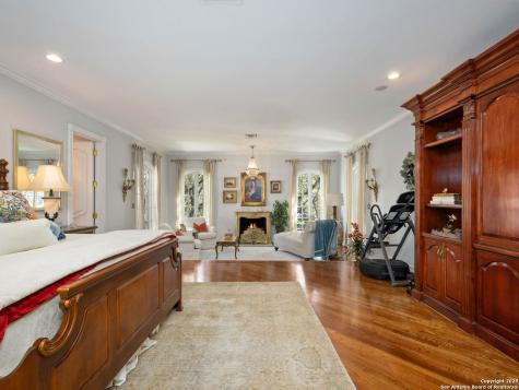 7 Lazy Hollow San Antonio TX 78230