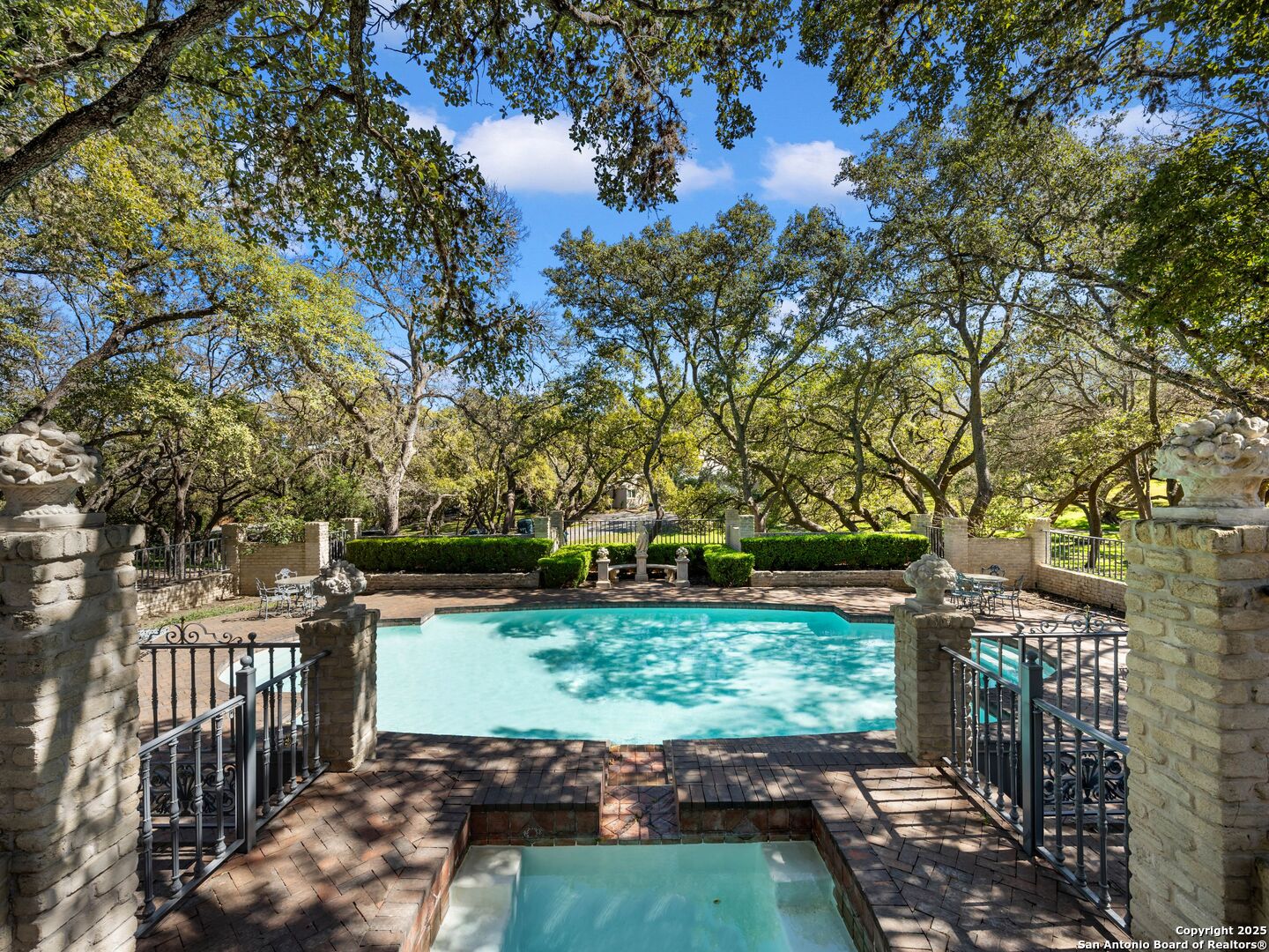 7 Lazy Hollow San Antonio TX 78230