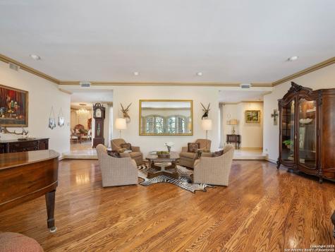 7 Lazy Hollow San Antonio TX 78230