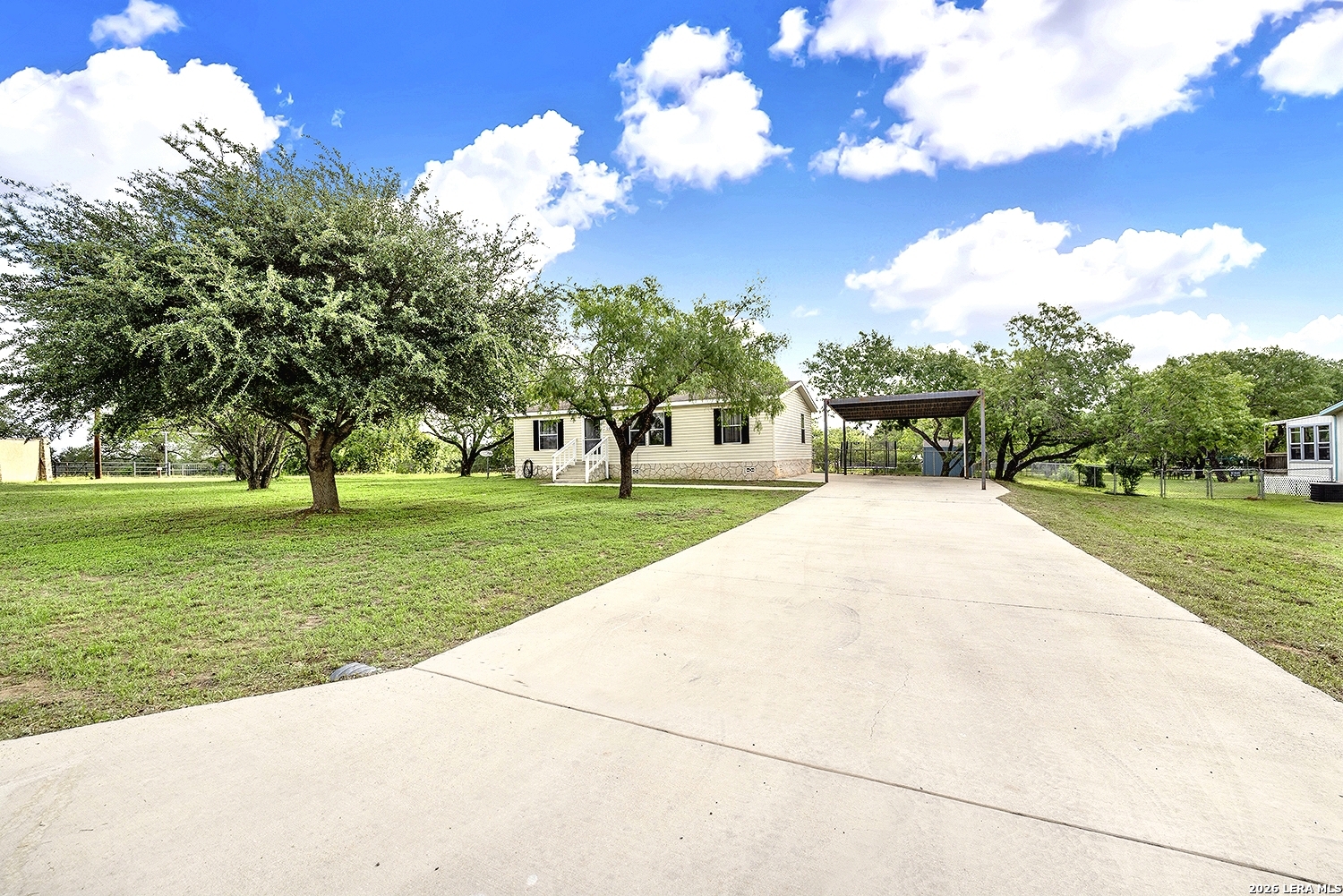 105 Pioneer Home Seguin TX 78155