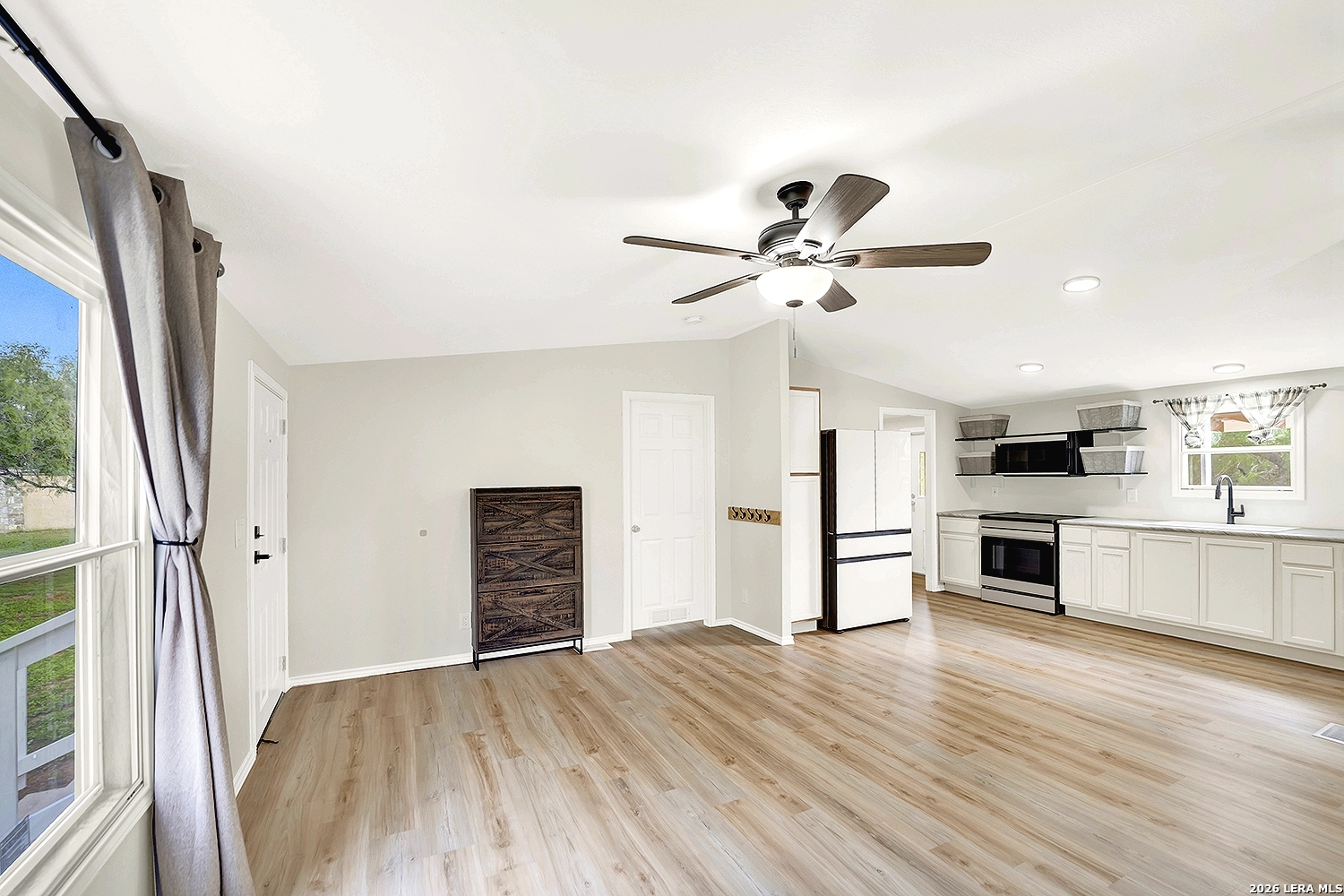 105 Pioneer Home Seguin TX 78155