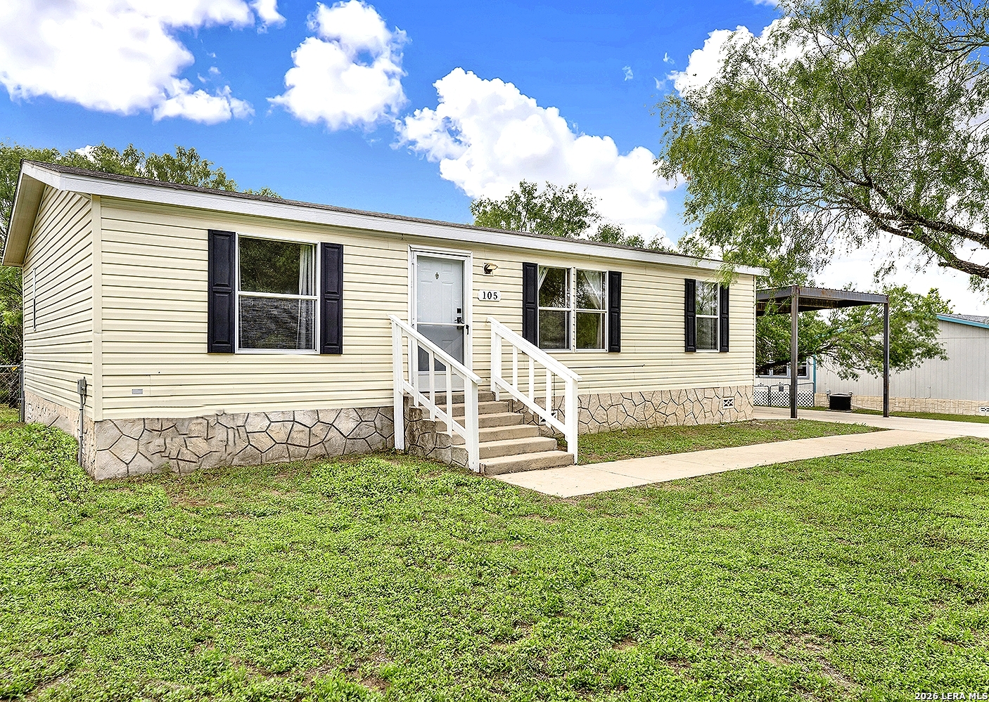 105 Pioneer Home Seguin TX 78155
