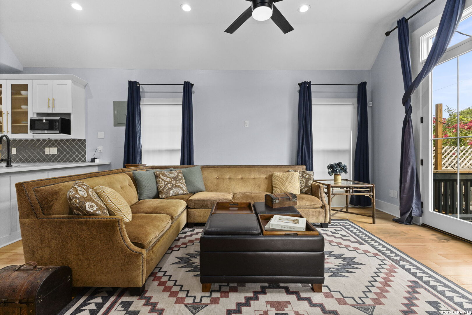 211 W Norwood Court San Antonio TX 78212