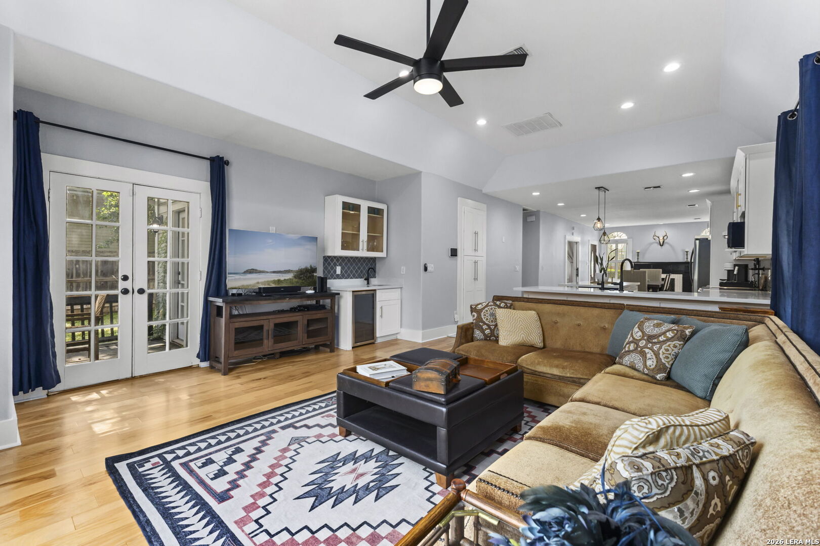 211 W Norwood Court San Antonio TX 78212