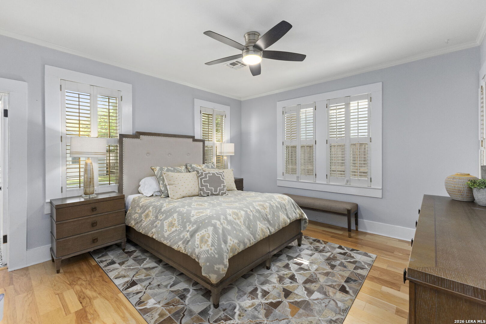 211 W Norwood Court San Antonio TX 78212