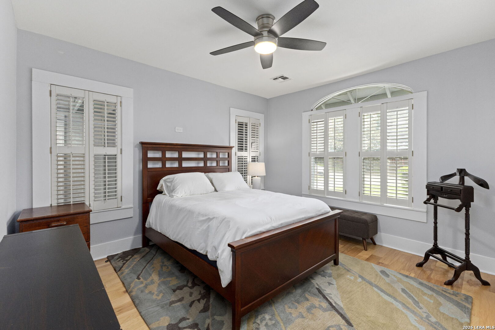 211 W Norwood Court San Antonio TX 78212