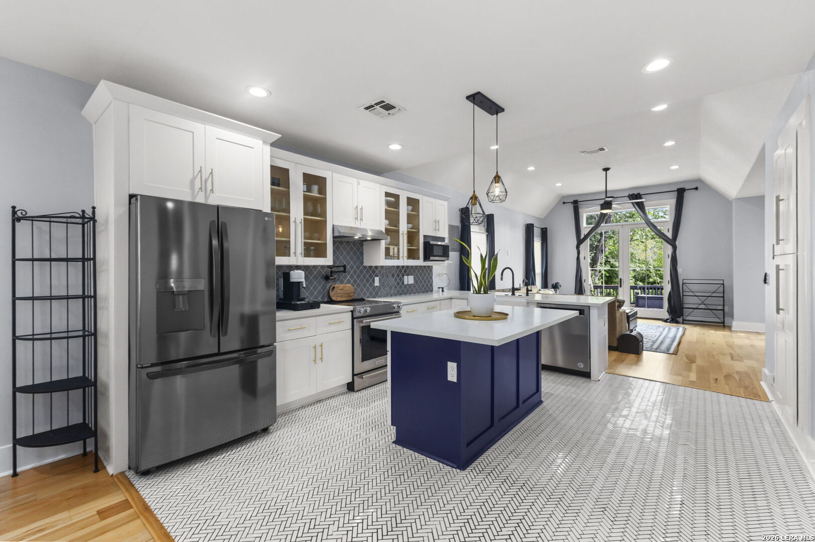 211 W Norwood Court San Antonio TX 78212