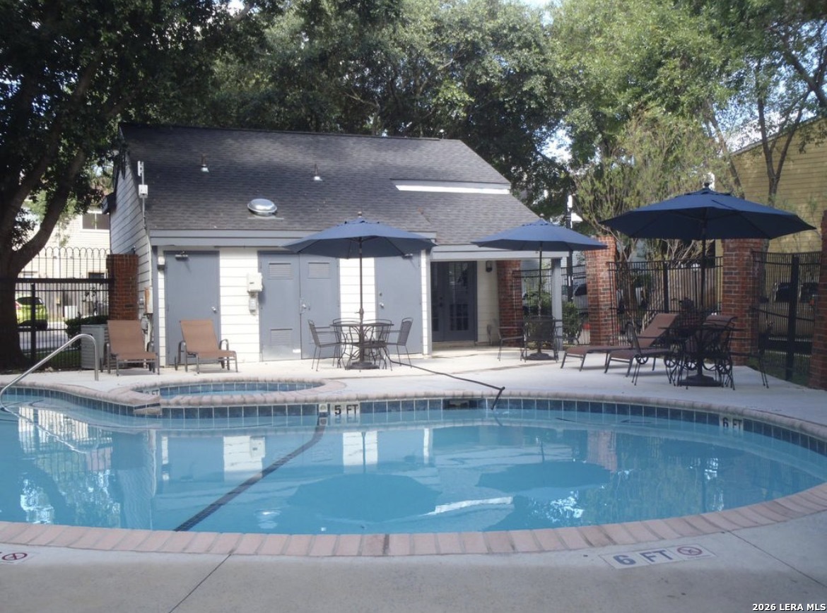 1915 Crossgate Park San Antonio TX 78247