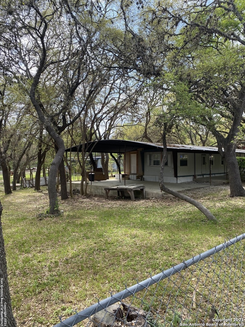744 Grandview Bend Canyon Lake TX 78133