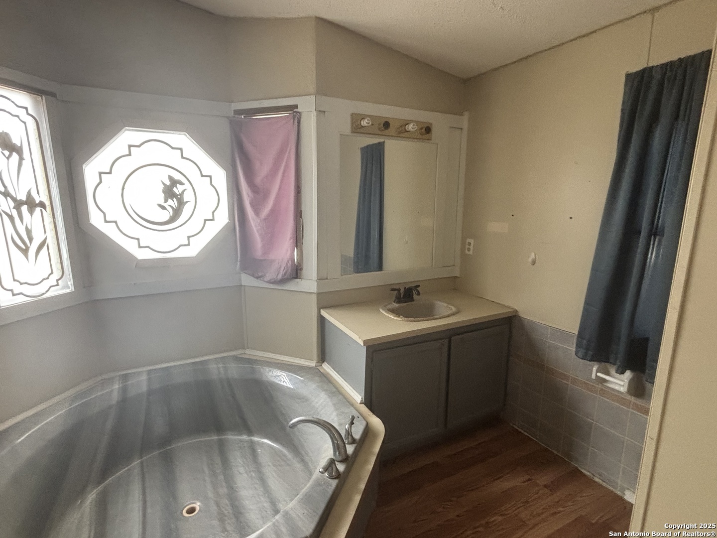 7714 Whartons Dock Bandera TX 78003