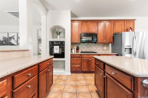 3319 Roan Valley San Antonio TX 78259
