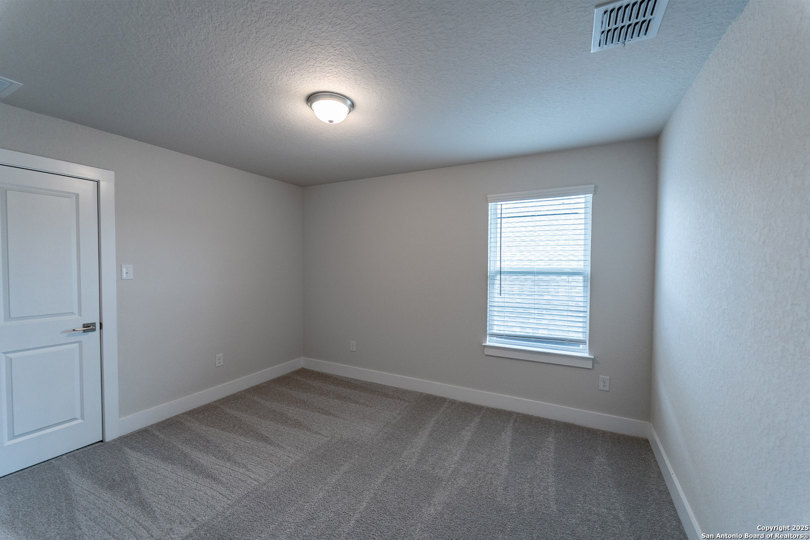 192 Ednie Lane Mico TX 78066