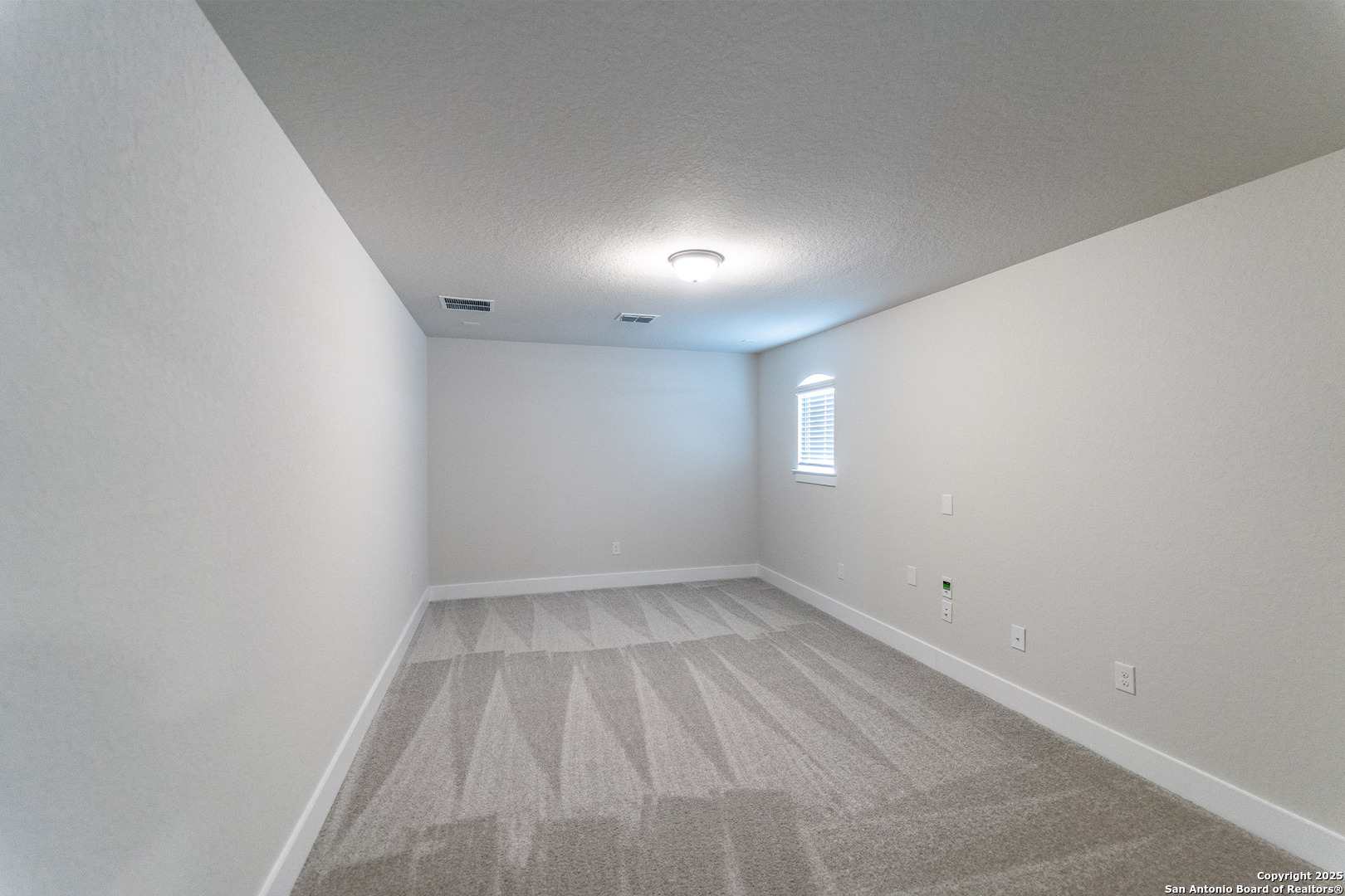 192 Ednie Lane Mico TX 78066