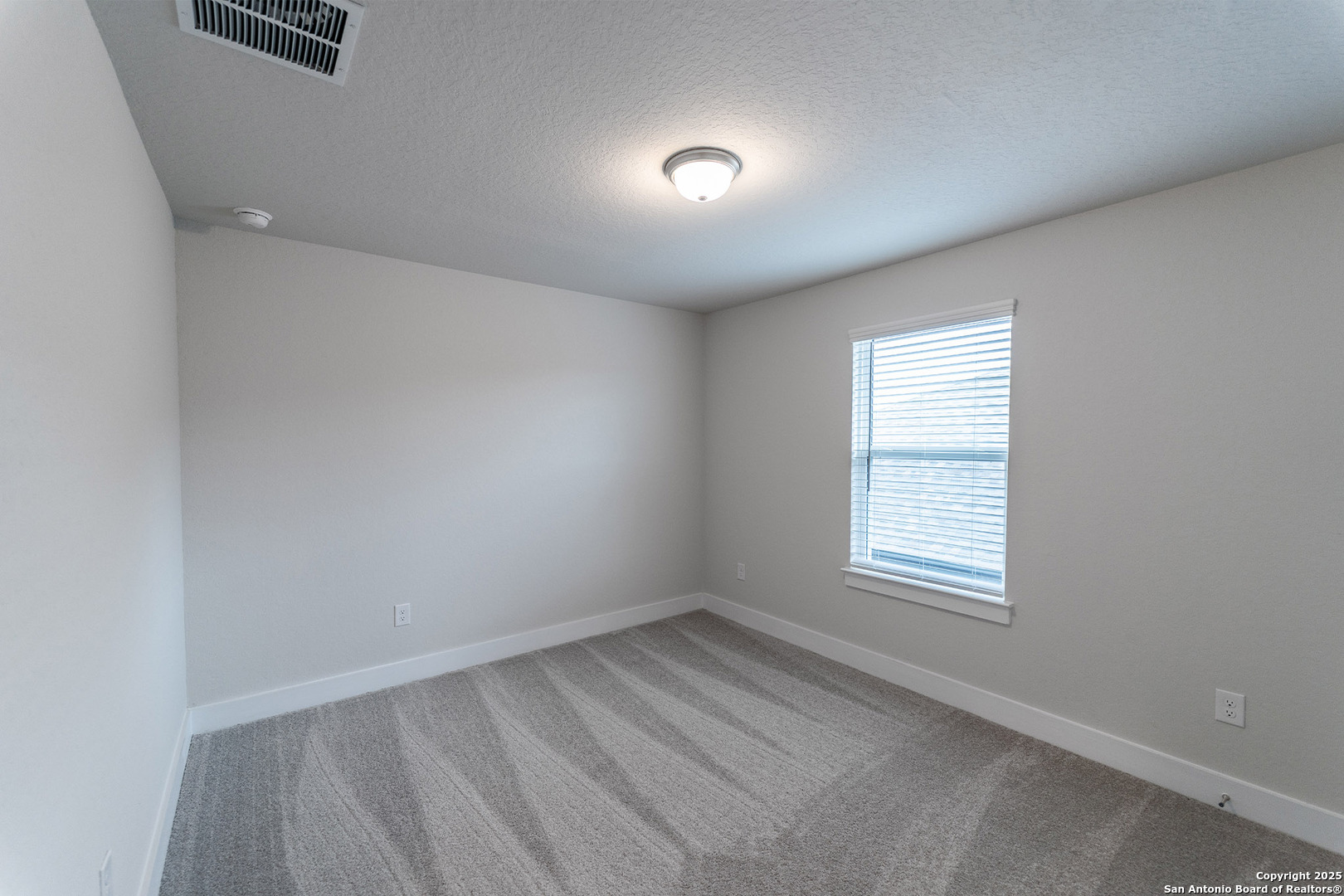 192 Ednie Lane Mico TX 78066