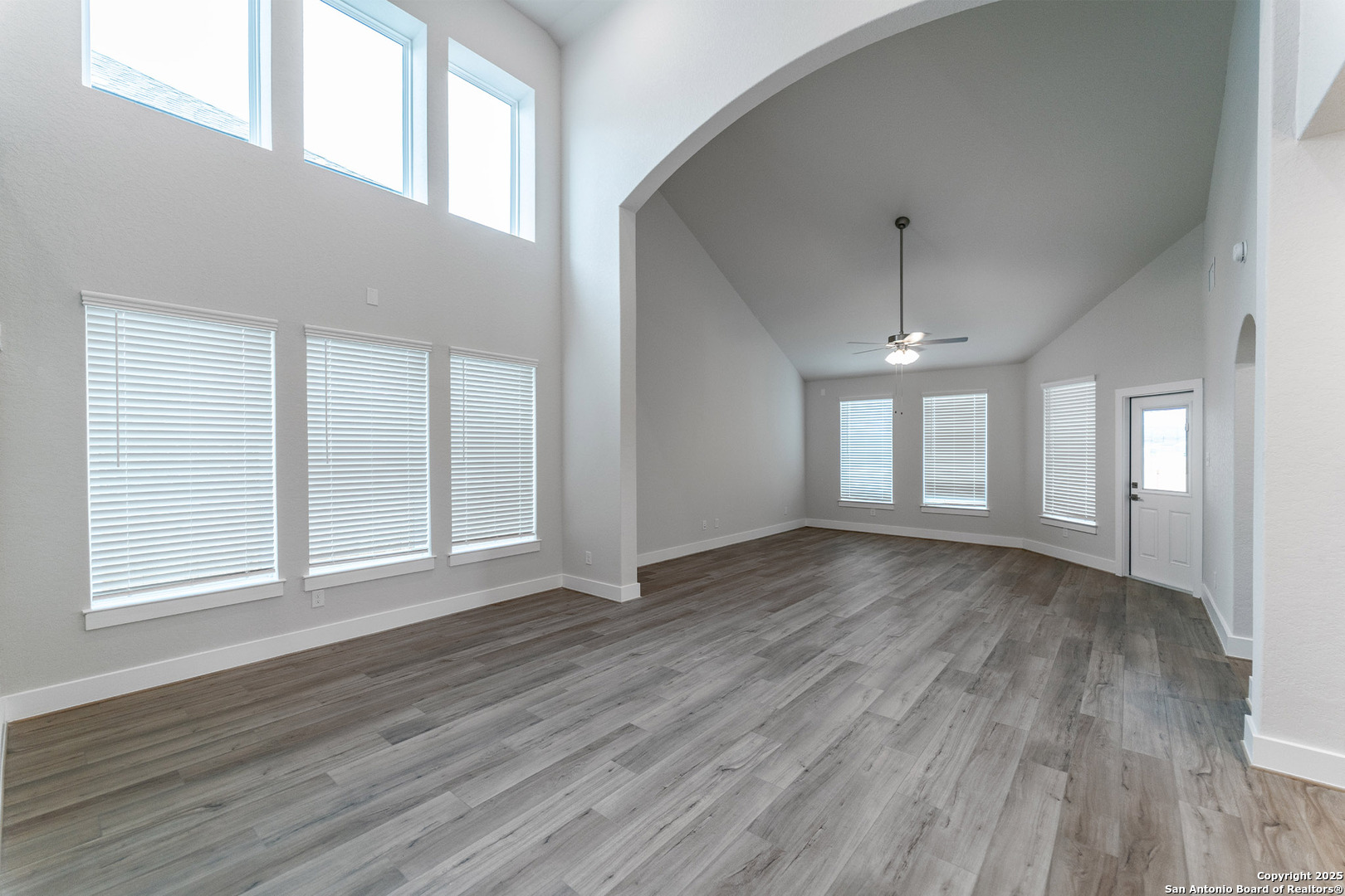 192 Ednie Lane Mico TX 78066