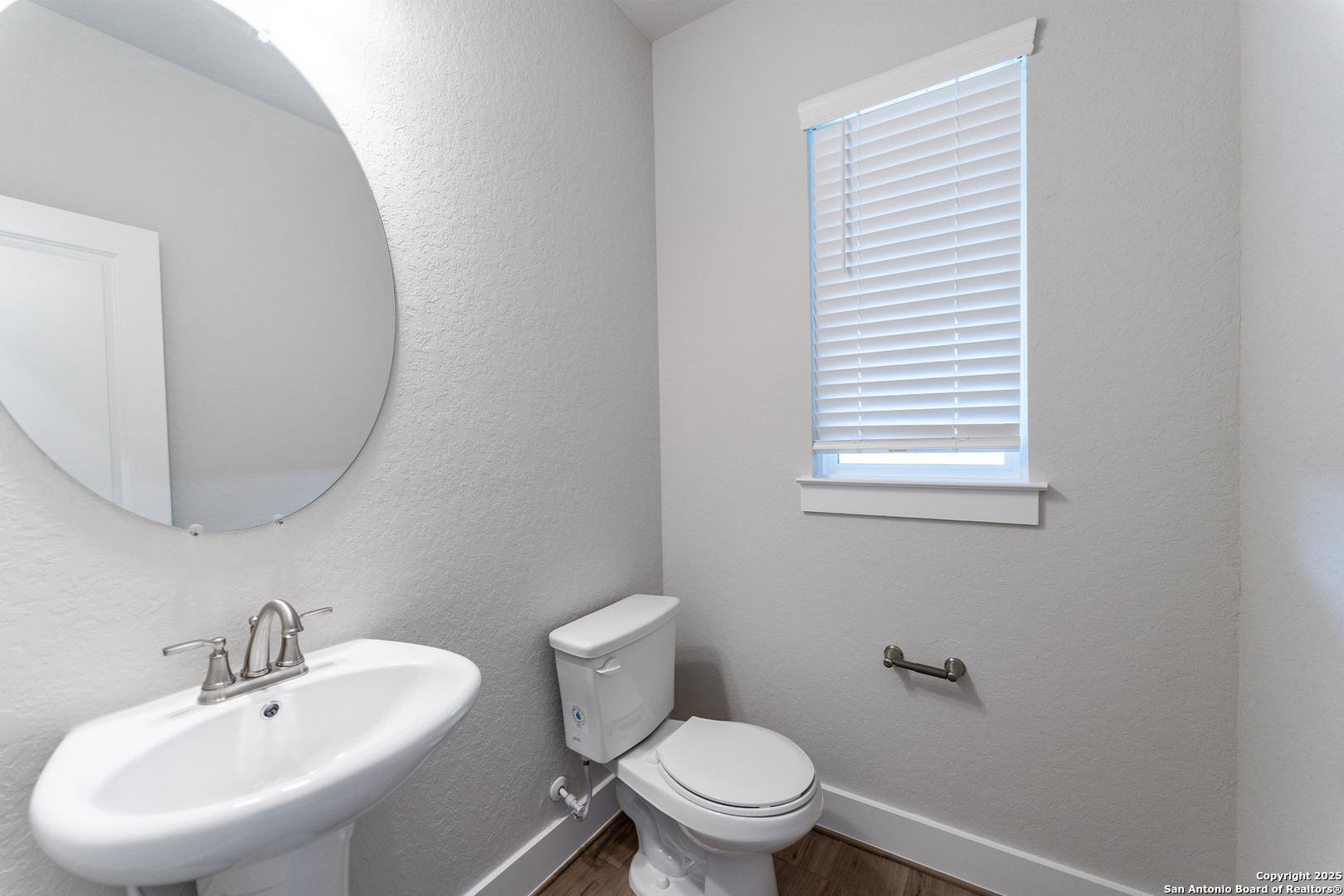 192 Ednie Lane Mico TX 78066