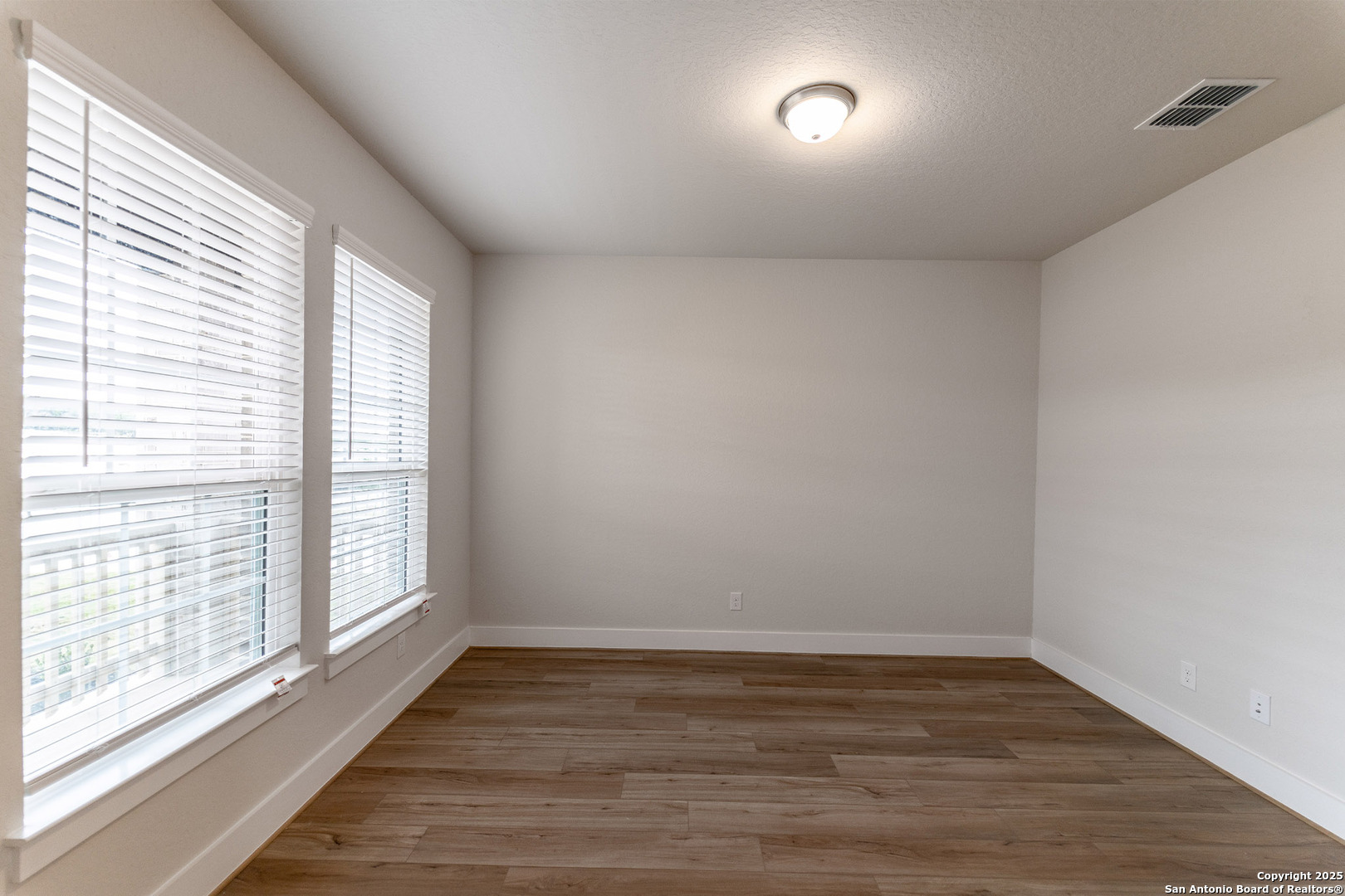 192 Ednie Lane Mico TX 78066