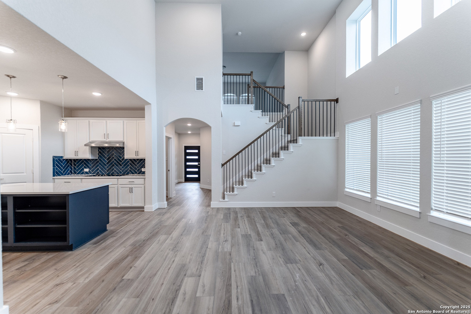 192 Ednie Lane Mico TX 78066