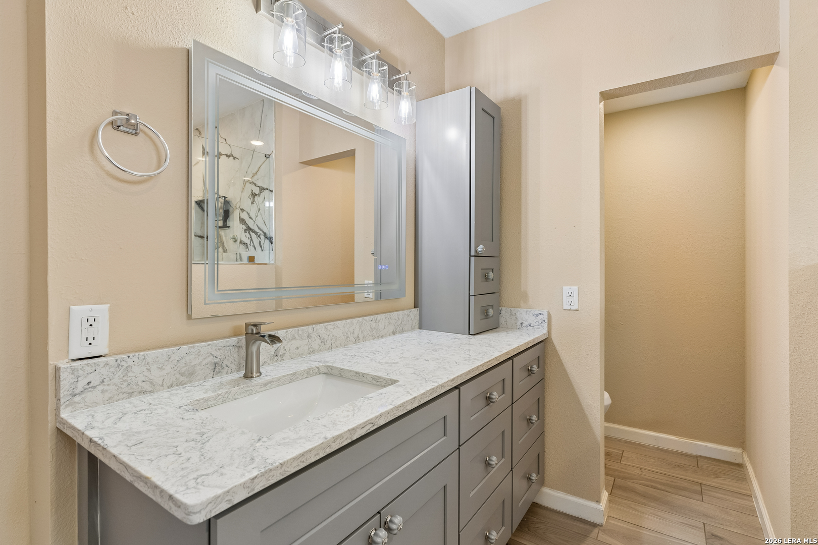 3203 Shady Springs San Antonio TX 78230