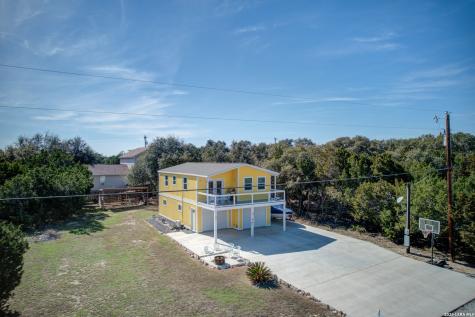 1657 Blueridge Canyon Lake TX 78133