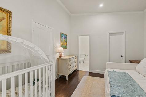 7062 Mccullough Avenue San Antonio TX 78216