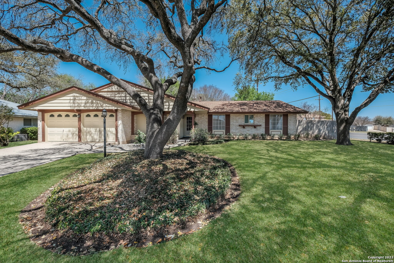 717 Fawndale Lane Windcrest TX 78239