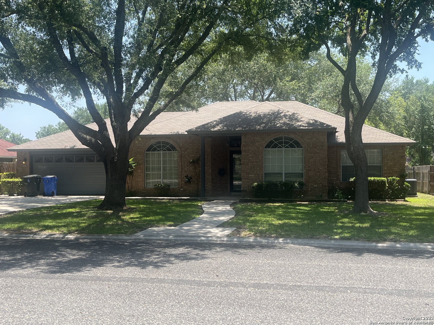1215 Eagle Ridge Seguin TX 78155