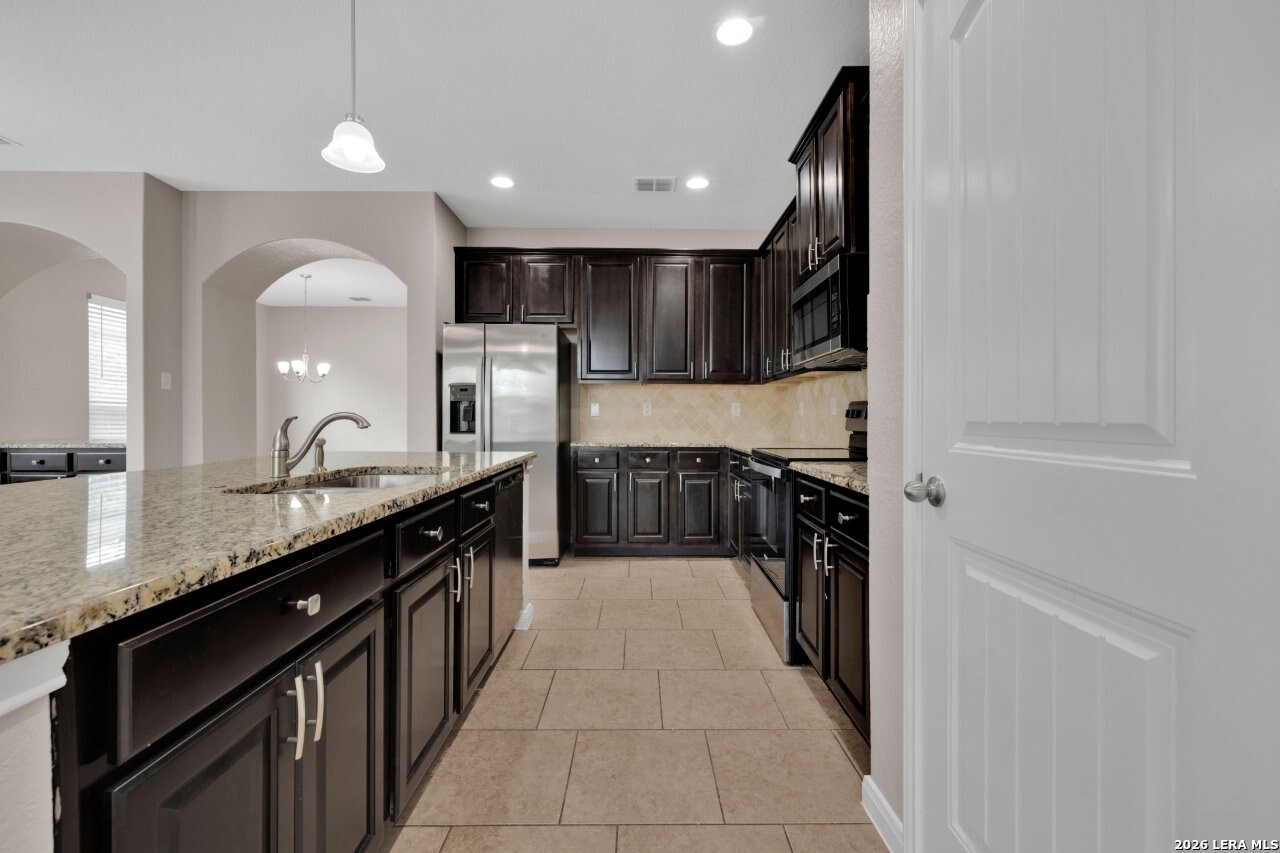 4544 Meadow Green Schertz TX 78108