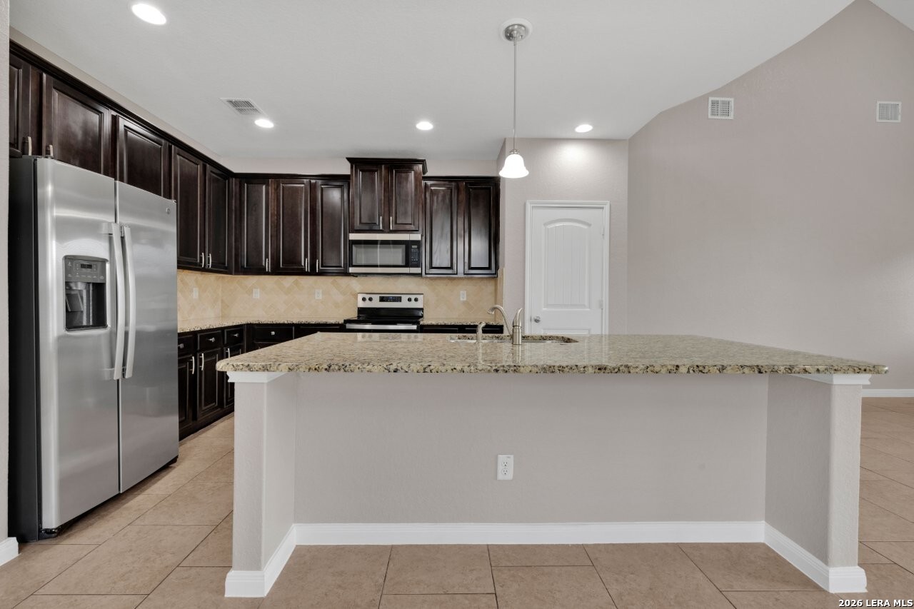 4544 Meadow Green Schertz TX 78108