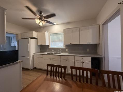 305 E Thornton Street Three Rivers TX 78071
