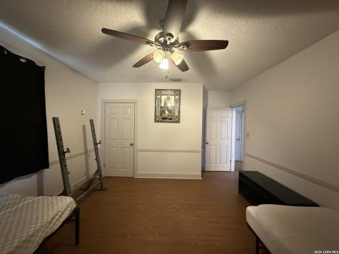 305 E Thornton Street Three Rivers TX 78071