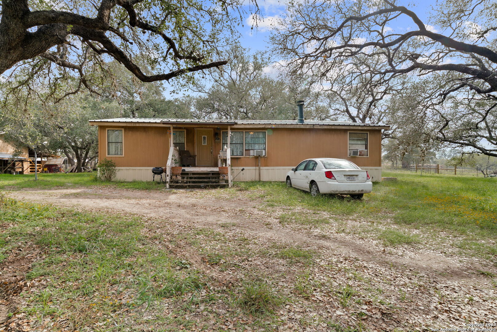 785 Nottingham Drive Poteet TX 78065
