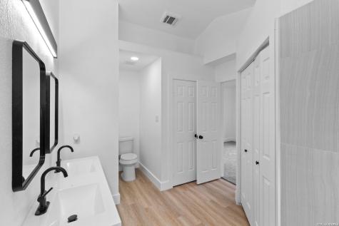 15610 Knollhollow San Antonio TX 78247