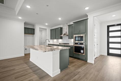 147 Highland Park Castroville TX 78009