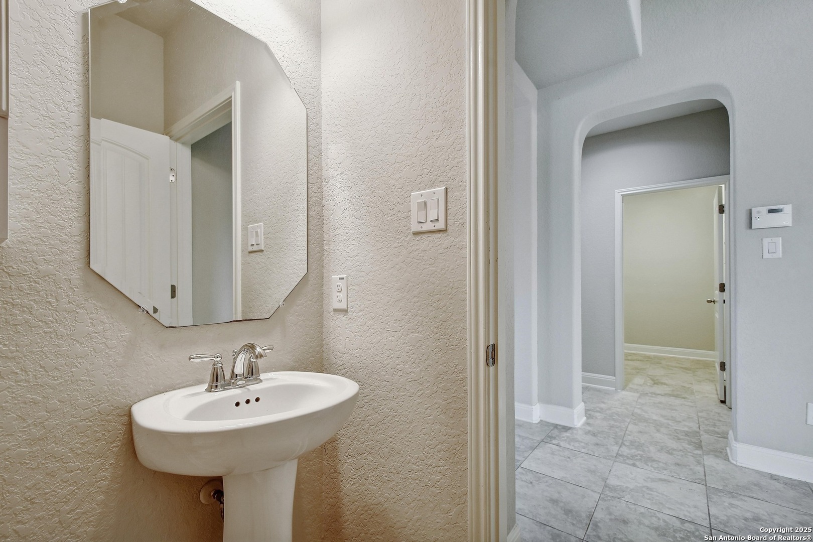 8103 Lovela Bend San Antonio TX 78254
