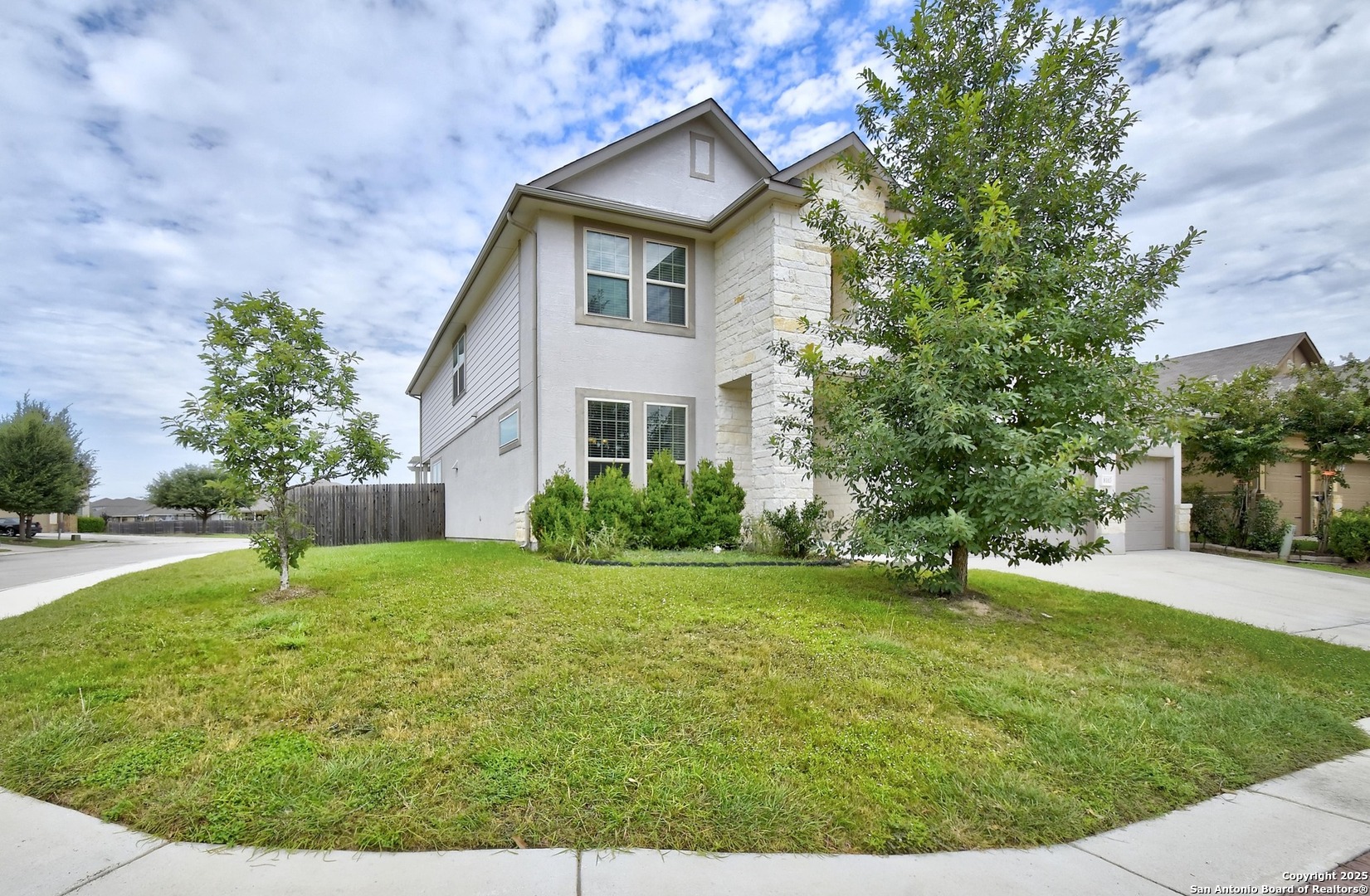 8103 Lovela Bend San Antonio TX 78254