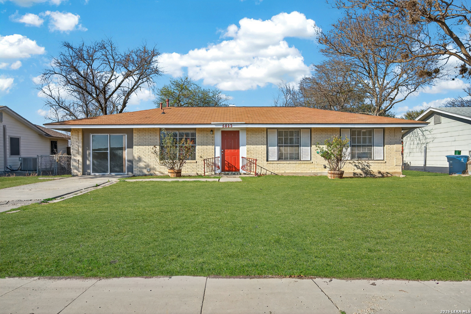 5823 Castle Brook San Antonio TX 78218