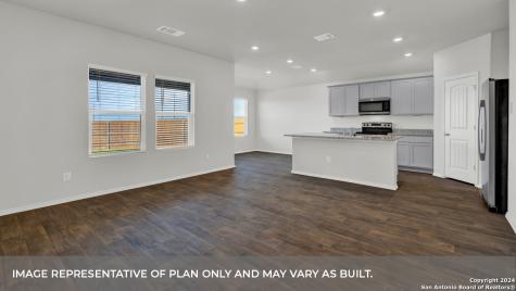 1005 Village Run Seguin TX 78155